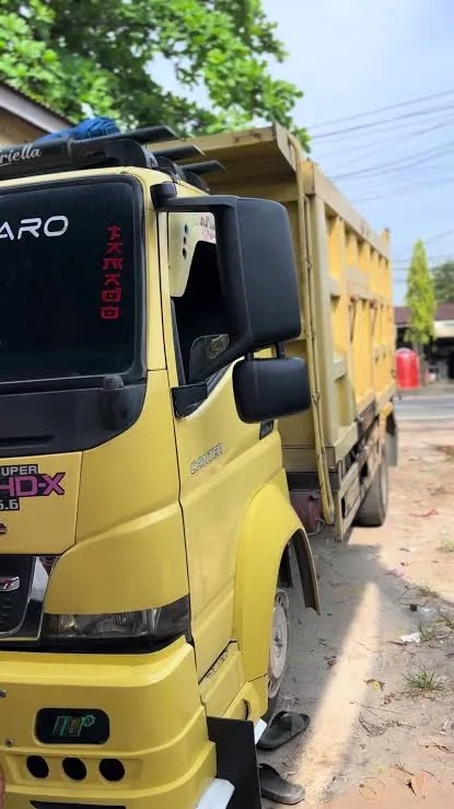 Spion modifikasi di Canter / Custom mirror on a Canter